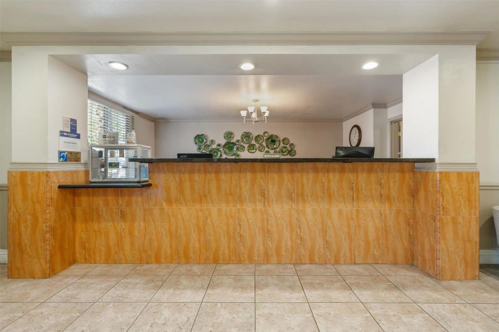 Best Western Plus John Jay Inn & Suites