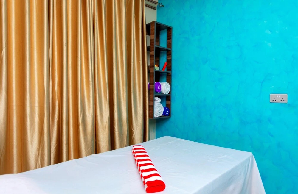 SPOTLIGHT MOTEl