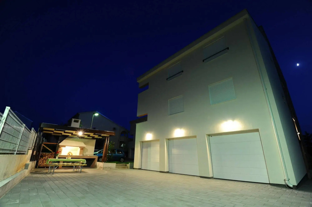Apartments Hills