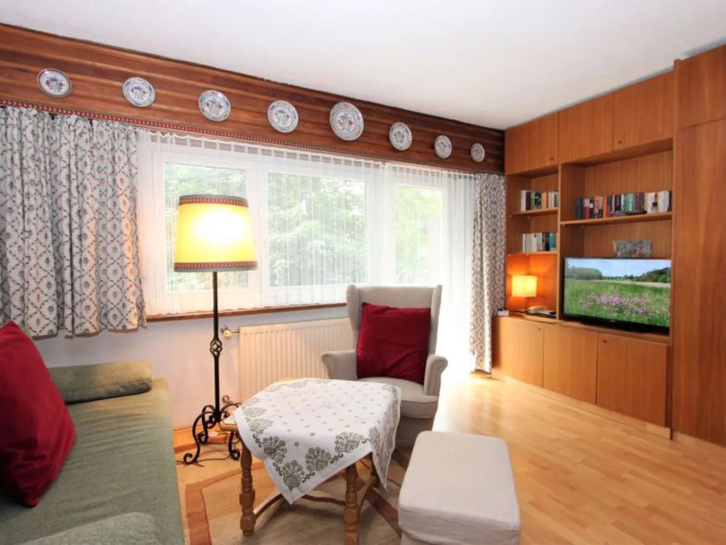 Am Birkenhain 36124