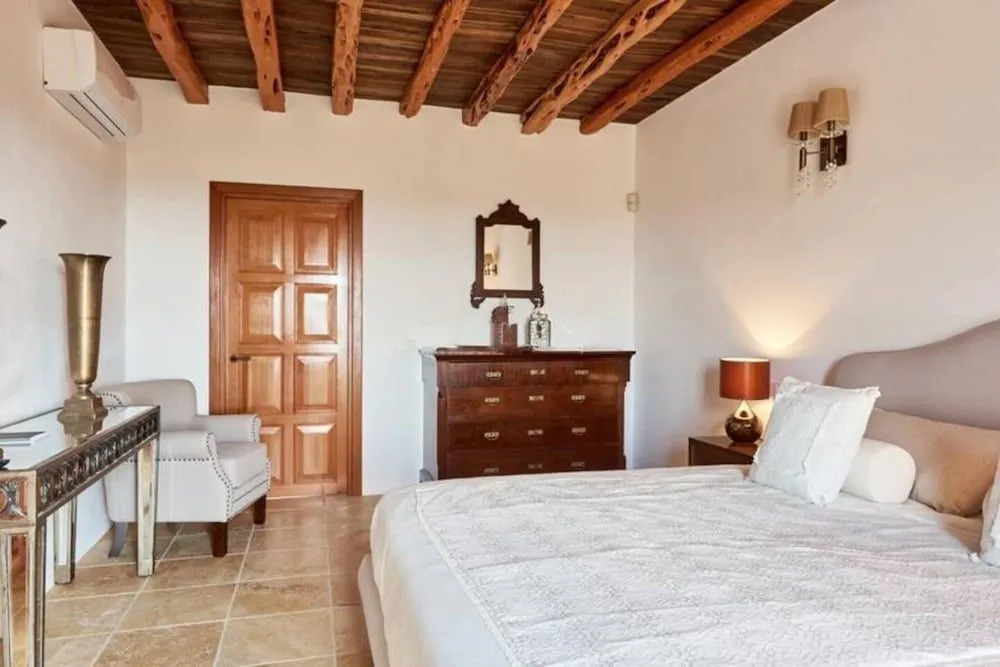 Villa Can Prats, Luxury Villa Surrounded by Nature