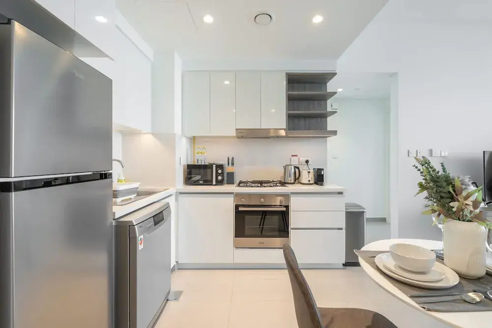 Modern 1-bedroom Apartment Perfect for Family in Downtown With Skyline Views