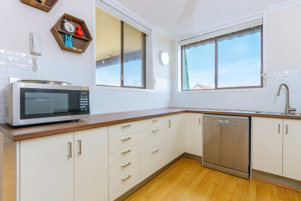 Beachside Bliss '12 Kingsway'