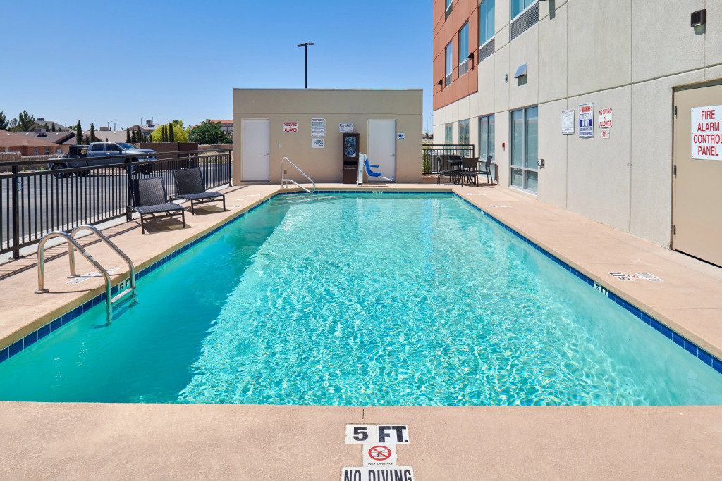 Holiday Inn Express & Suites El Paso East-Loop 375 by IHG