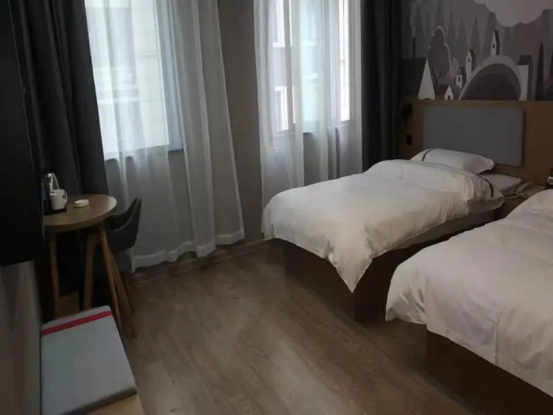 Thank Inn Chain Hotel Anhui Suzhou Lingbi County People's Hospital Zhongxiu Jincheng