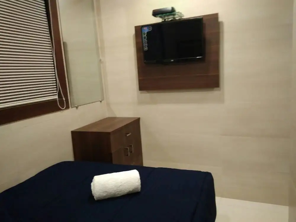 Hotel Avenue Residency
