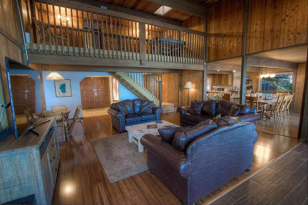 Tahoe Acres by Lake Tahoe Accommodations