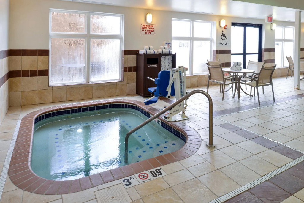 Holiday Inn Express Hotel & Suites Cherry Hills by IHG