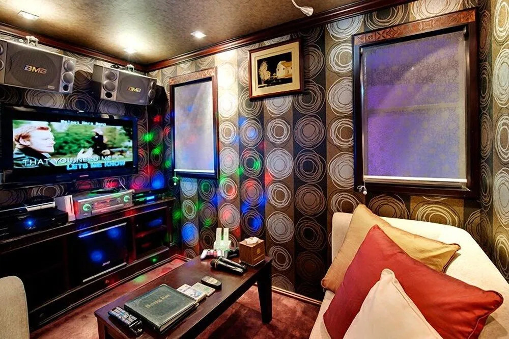 Dhaainkan'baa - Luxury Yacht
