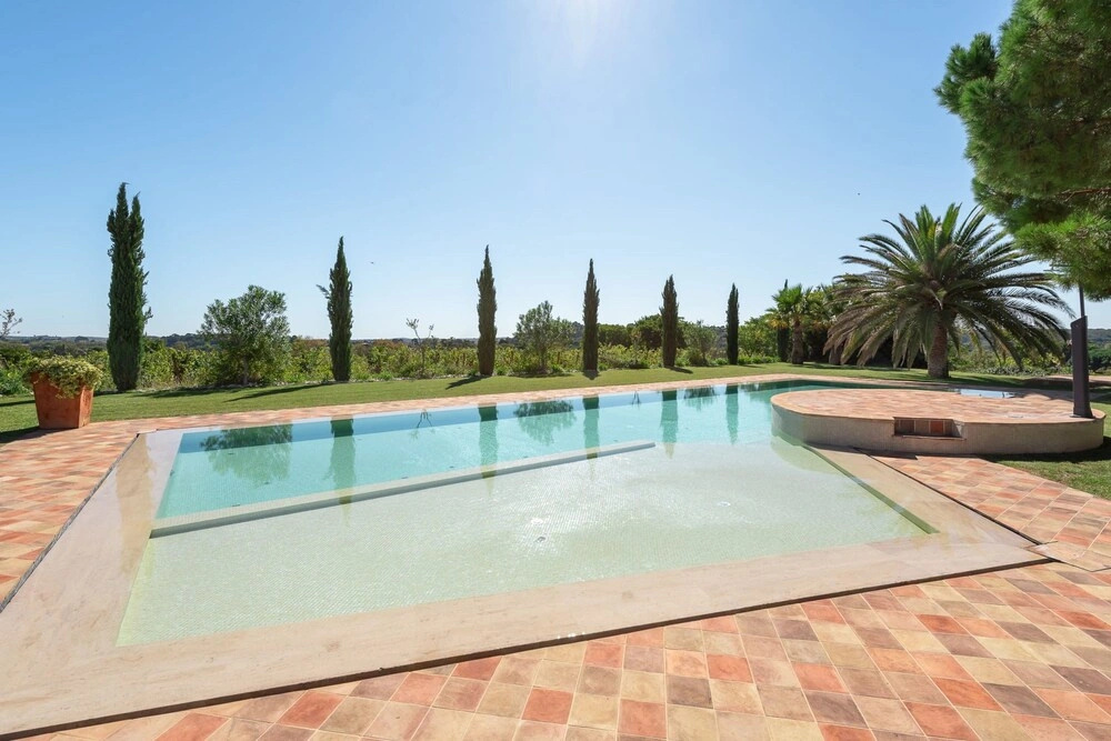 Wine Estate 20m Pool and Cinema