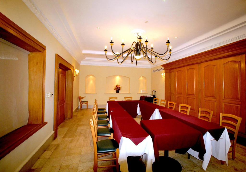 Hafersons Inn Hotel & Suites