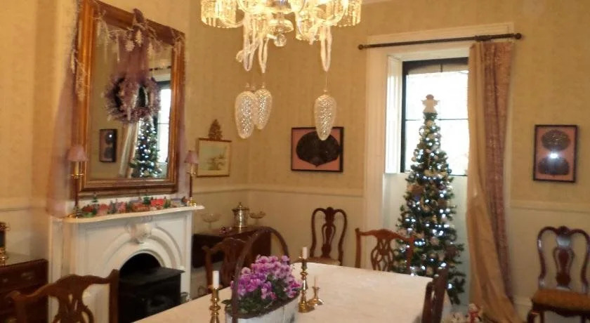 Hillard House Inn