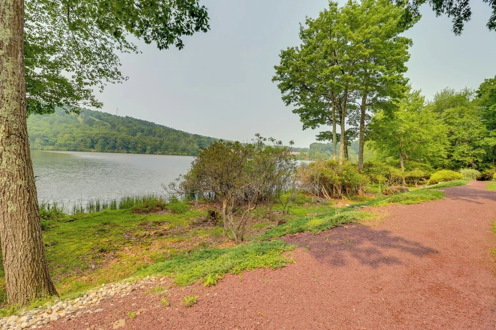 Steps to Shore: Scenic Big Boulder Lake Condo!