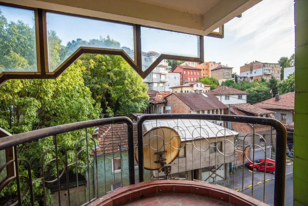 Centrally located 2 bedroom apartment