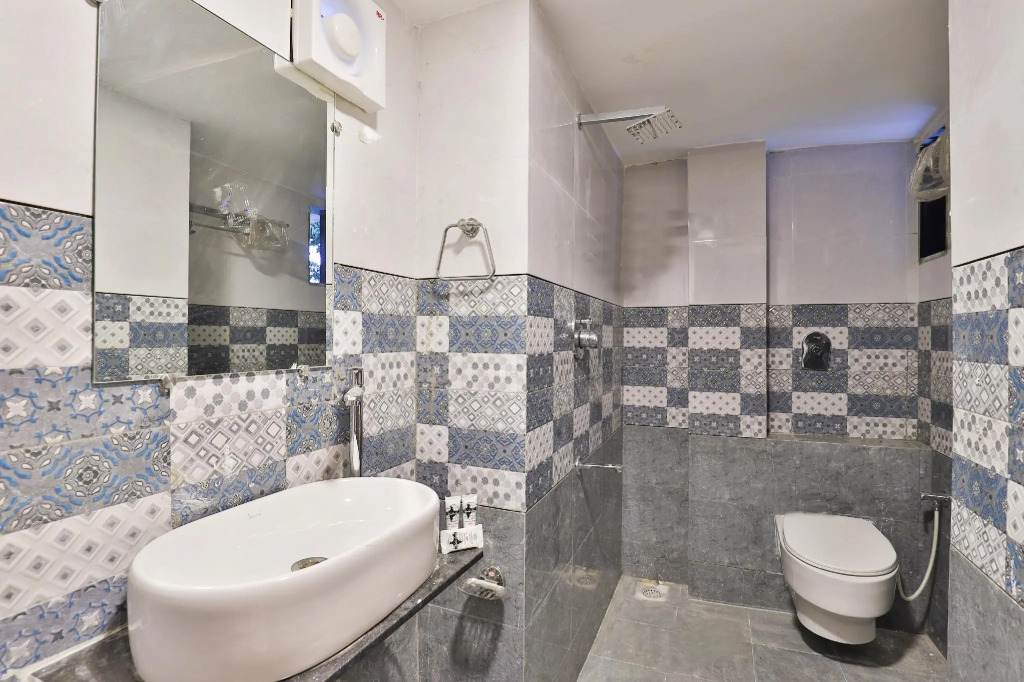 OYO 24950 Hotel Shree Balaji Residency