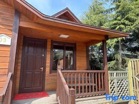 Landa Wooden House Hotel
