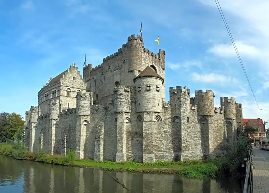 Burgstraat 17 Apartment in Exclusive Patrician House in Medieval Ghent