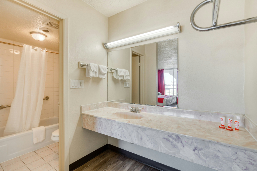 OYO Hotel Waco University Area I-35