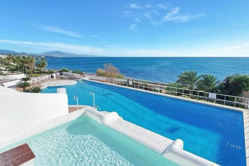 D9 Espectacular y moderno apartamento en primera línea - Estepona - Sinfonia del Mar
