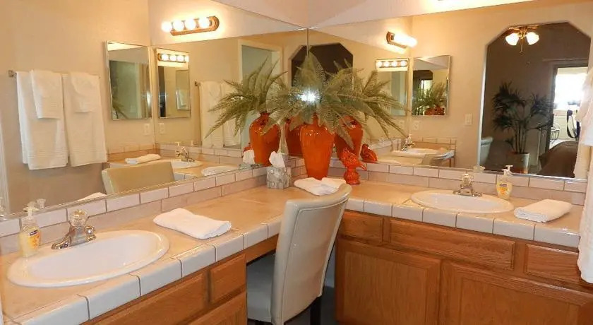 Midtown Retreat by Destination Havasu