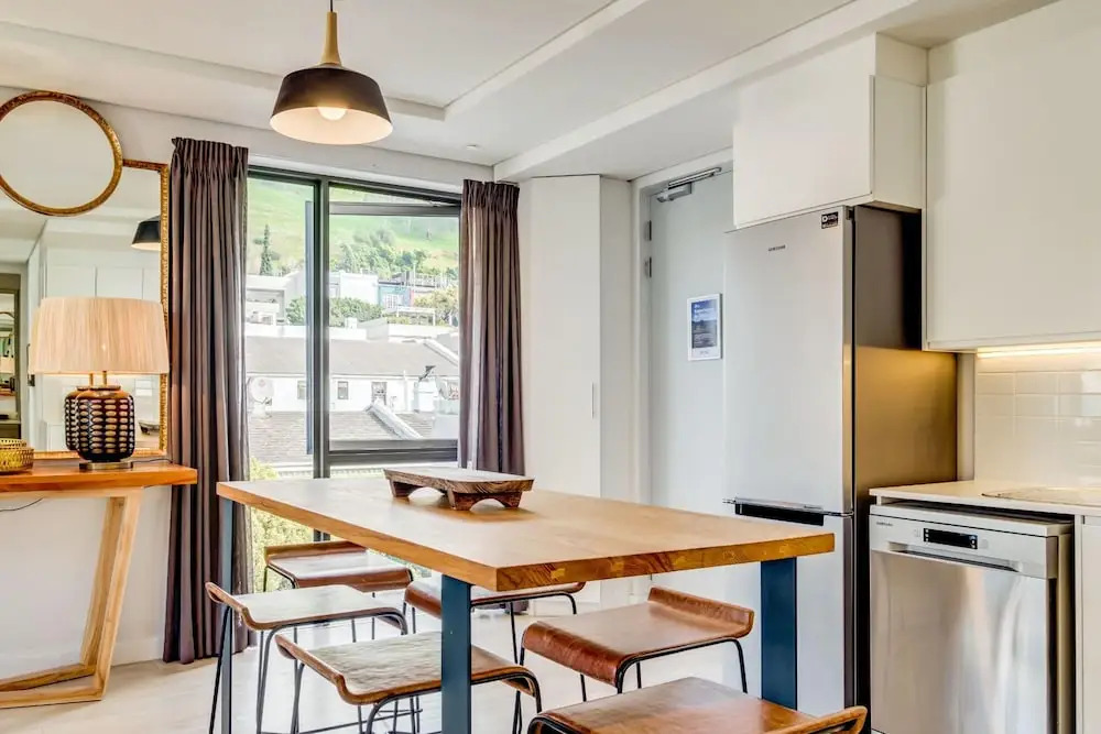 Beautiful Apartment With Mountain Views 404 on N