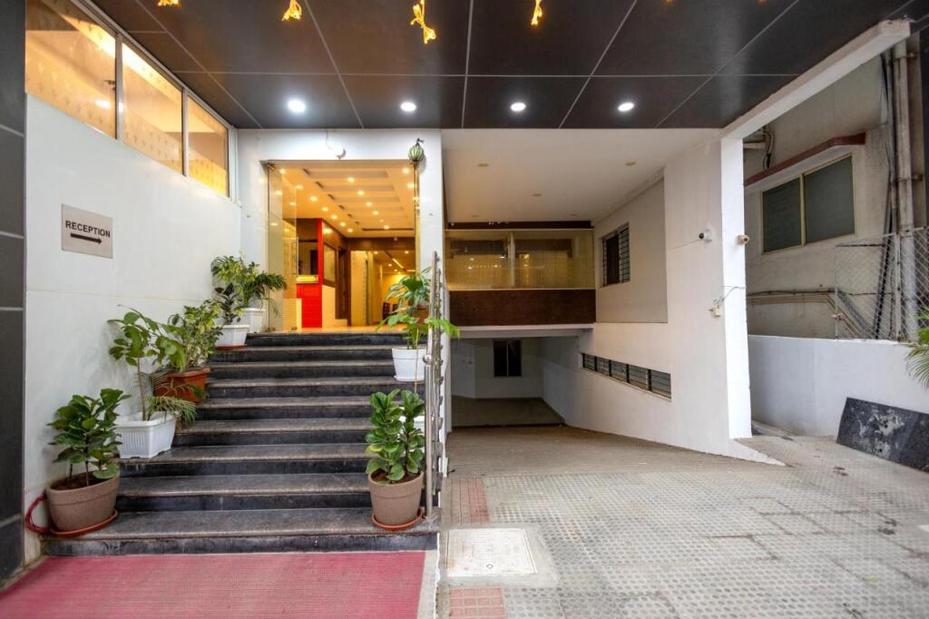 Suraksha Stay Brookfield Hotel