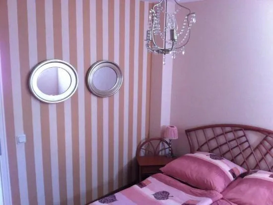 Apartment Vis-a-vis