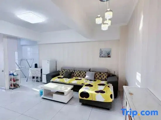 Jinyue Homestay (Songyuan Central Mansion)
