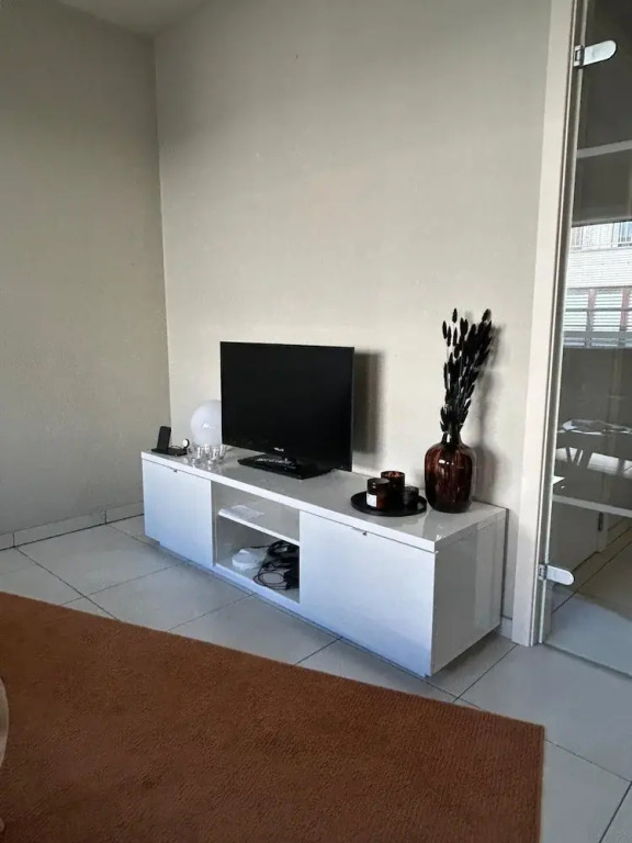 Huswell - Spacious 3-bedroom Duplex Apartment
