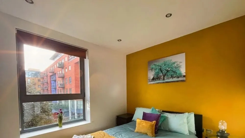 Modern 1BR City Centre Apartment