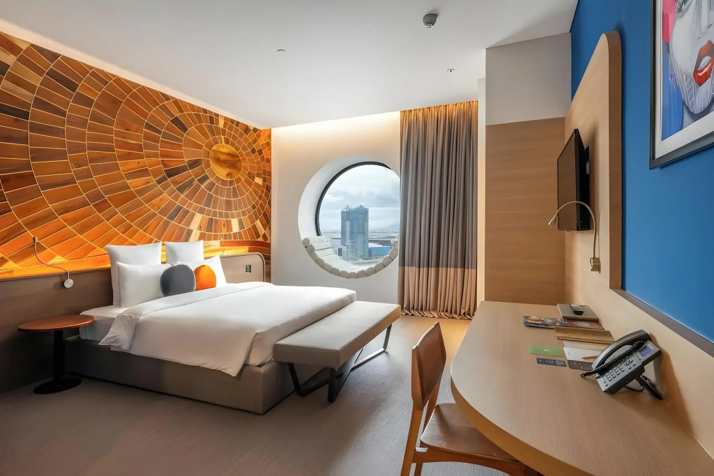 SUN & MOON, Riverside Hotel