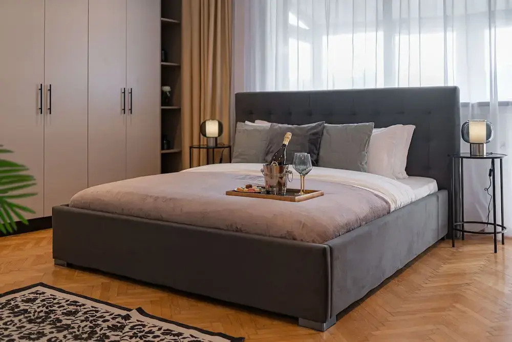 Vibrant & Spacious 3BR Condos on Amzei Square