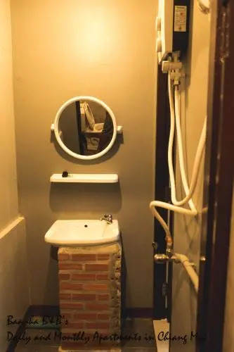 Baan Ha Guest House