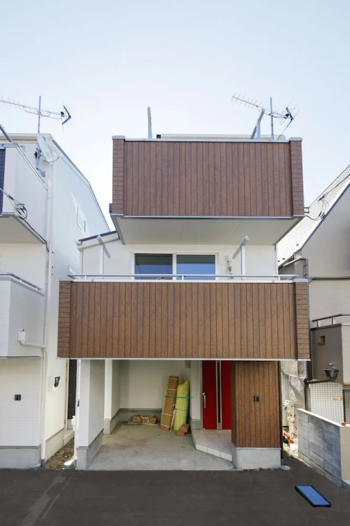 Higashi-Rokugo House WHITE by Tranova