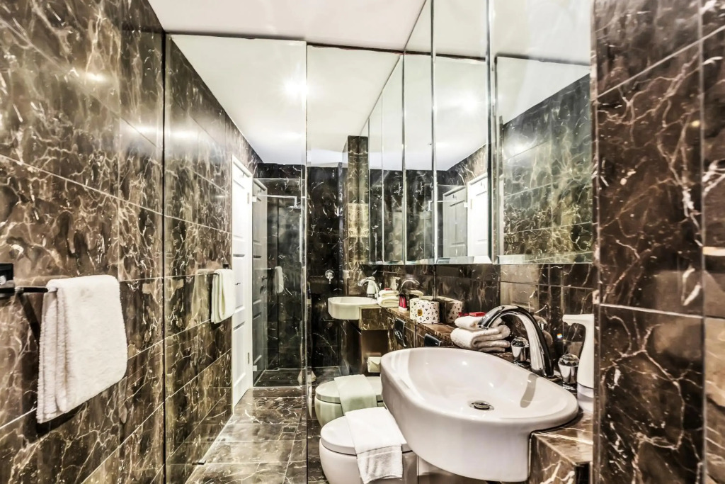 Premium Double Bay 3 bedroom apartment