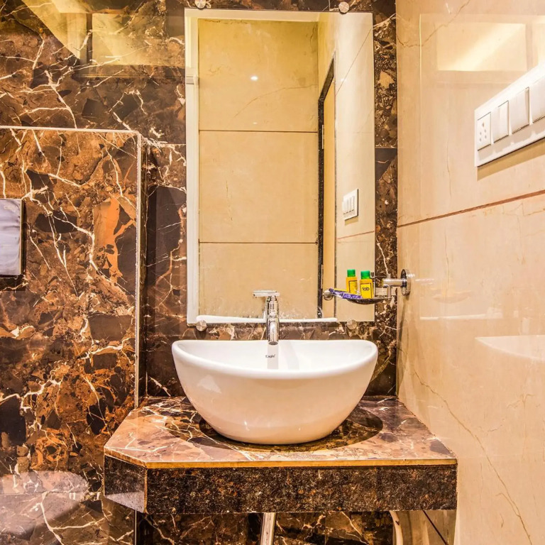 FabHotel Spring Inn - Nr Borivali Station