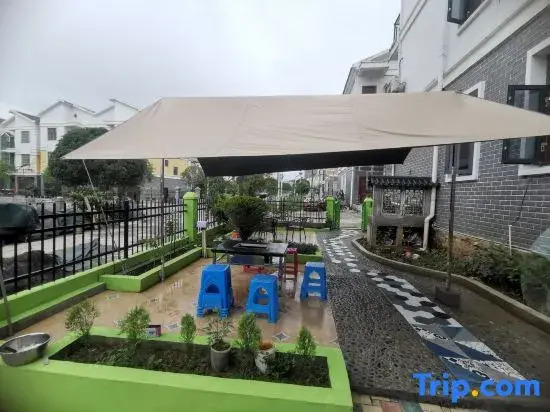 Longjia Quadrangle Inn Homestay