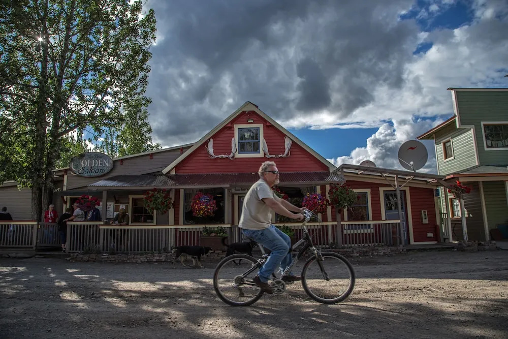 McCarthy Lodge Resort