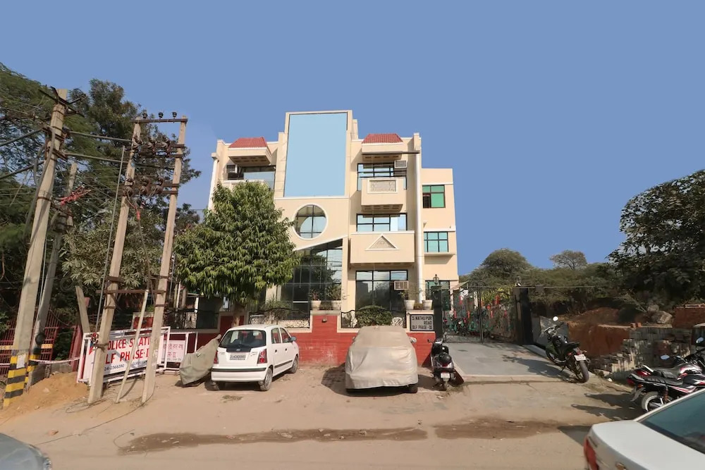 Birdhouse Residency By OYO Rooms