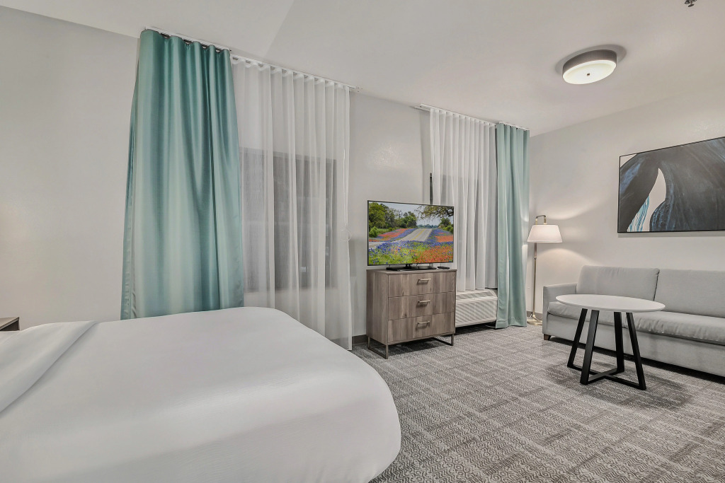 Staybridge Suites Tyler University Area by IHG