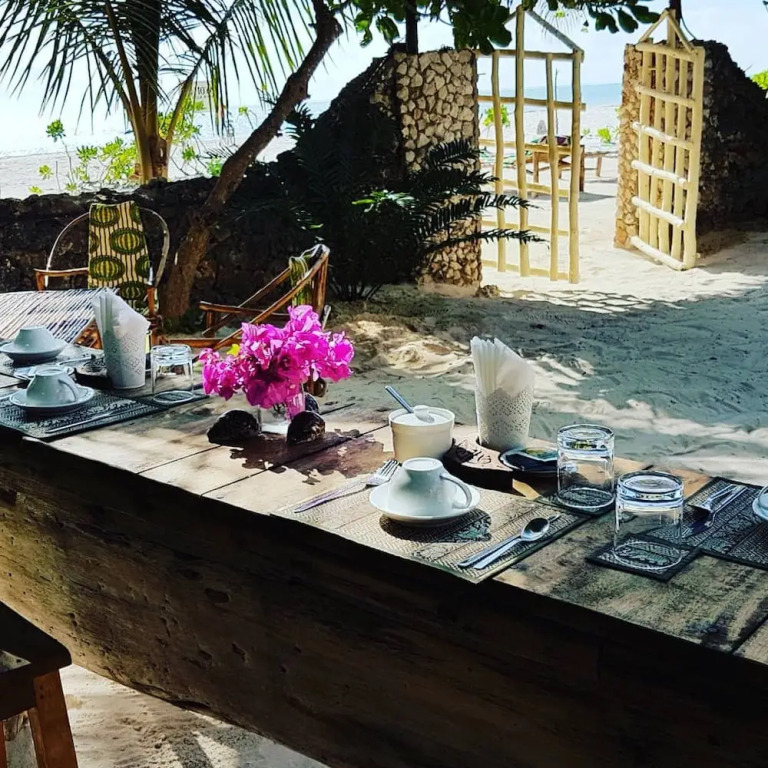 Villa Kipara - Beachside - Private Pool & Jacuzzi