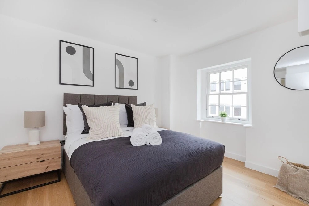 Stylish 2BR 2BA by the Heart of Soho