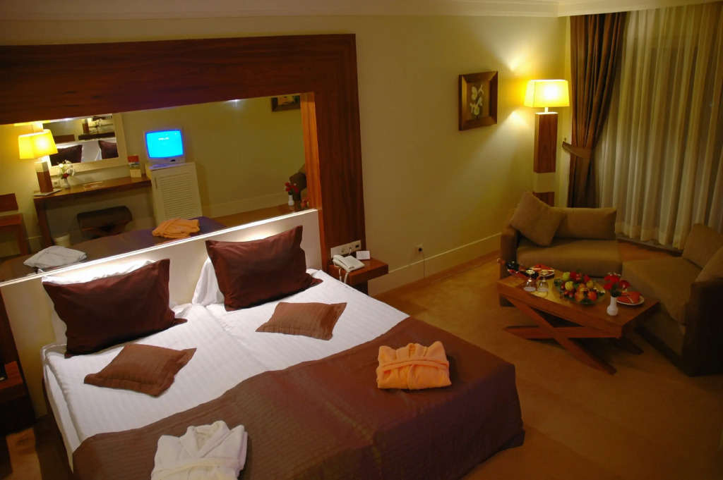 Курорт Meder Resort Hotel