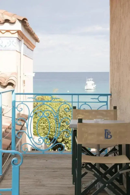 Hotel Les Flots Bleus