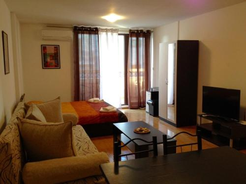 Golden Dunes Primorsko Apartments