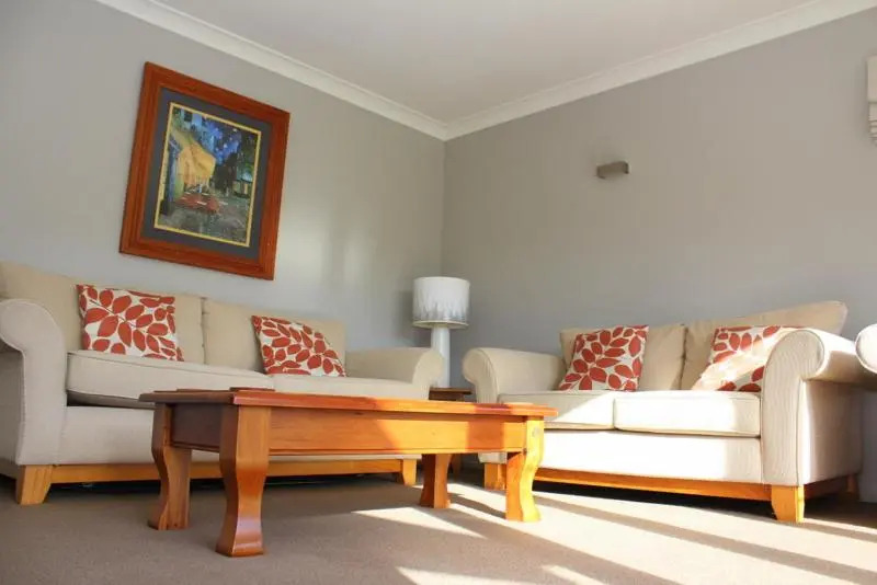 6 Mt Isobel Place