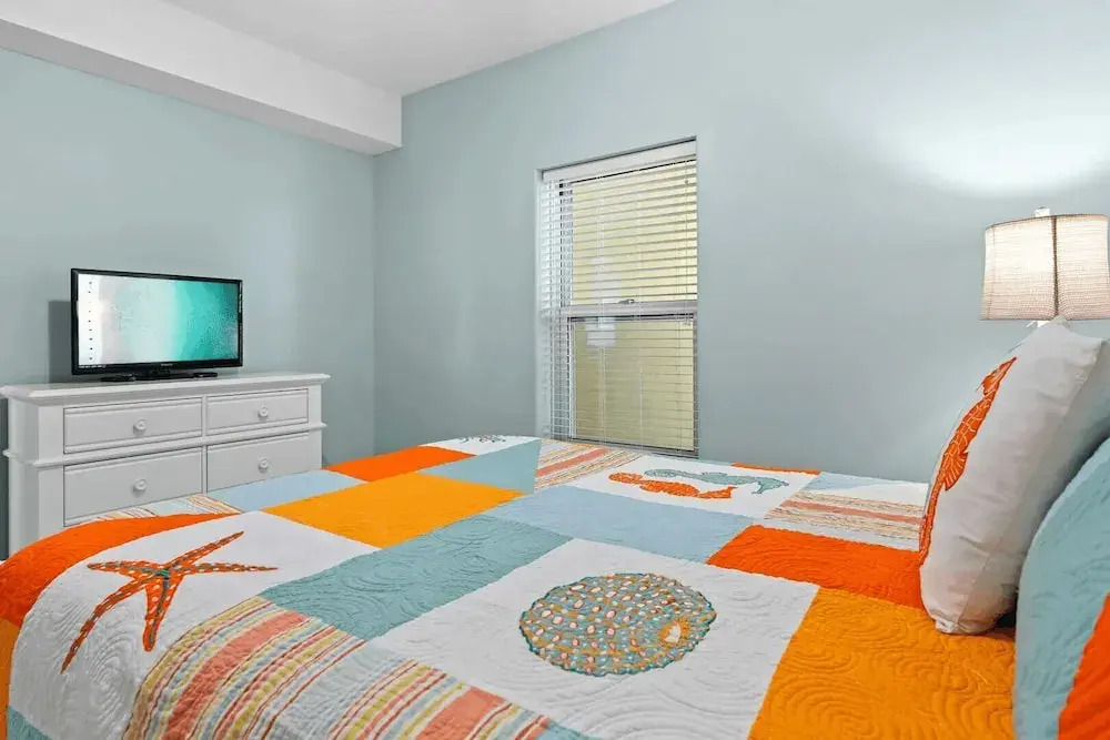 Beachfront Access, 2 Pools, Beach Service w/ Chairs Emerald Isle Resort 1308