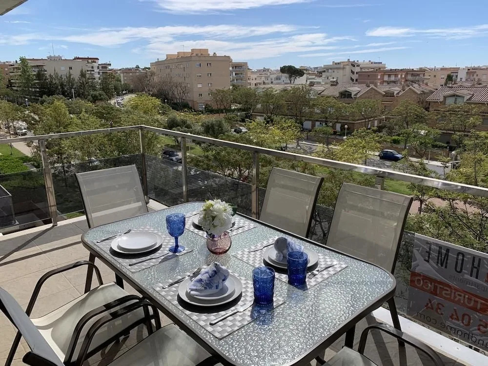T&H Romana Salou Family Apartment