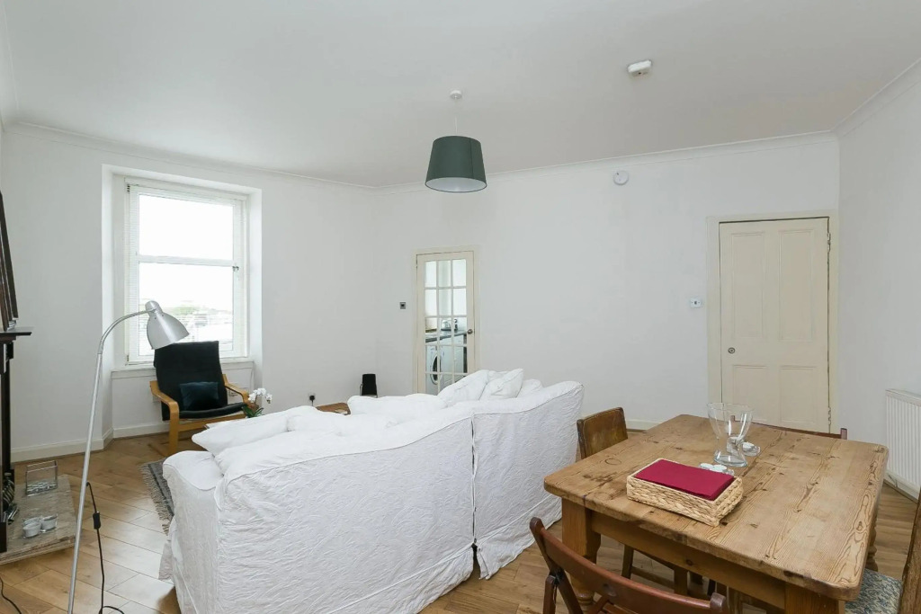 St Margaret's Loch Apartment