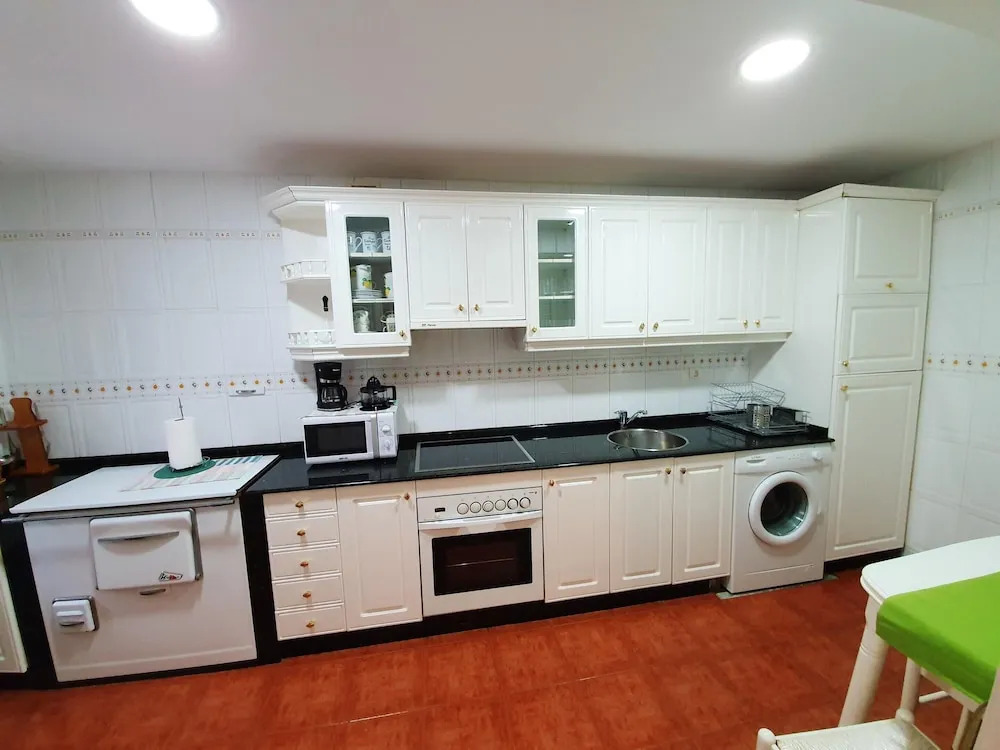 House With 4 Bedrooms in Cudillero, With Wifi Near the Beach